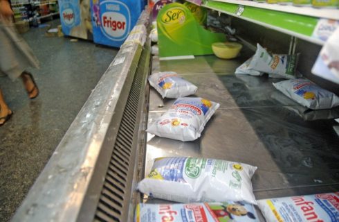 Advierten posible escasez de la leche en las próximas semanas