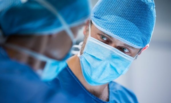 ANMAT prohibió un kit de indumentaria sanitaria estéril