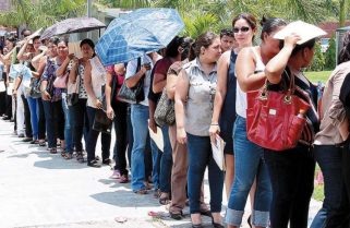 La tasa de desempleo entre las mujeres jóvenes es la más alta de la región