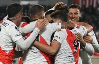 River logró la clasificación a octavos con una goleada ante Colo Colo