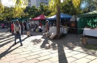 Artesanos venderán en plaza Mitre regalos por dia del amigo